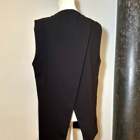 Zara unstructured vest, black, back split, drapes without buttons - Picture 7 of 9